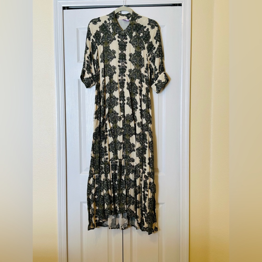 A Loves A Dress